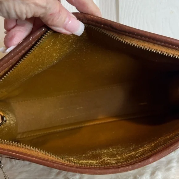 MCM VICETOS LEATHER CLUTCH - Picture 9 of 16